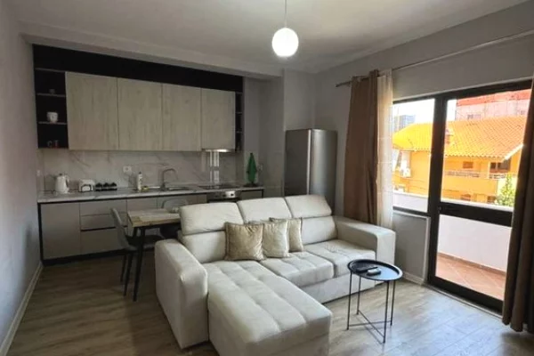Shtepi me qera 2+1 ne Tirane - 700 Euro