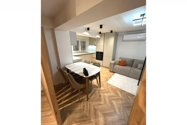 Shtepi me qera 2+1 ne Tirane - 700 Euro