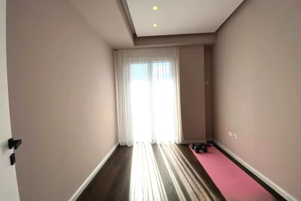 Shtepi me qera 2+1 ne Tirane - 1,100 Euro