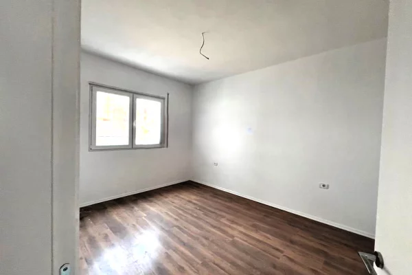 Business Property for Rent 3+1 in Tirana - 600 Euro