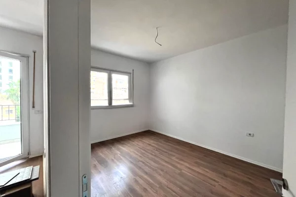 Business Property for Rent 3+1 in Tirana - 600 Euro