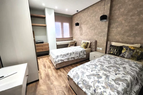 Shtepi me qera Apartament ne Tirane, 3+1, Mobilimi E mobiluar, Pagesa 1,600  Euro.