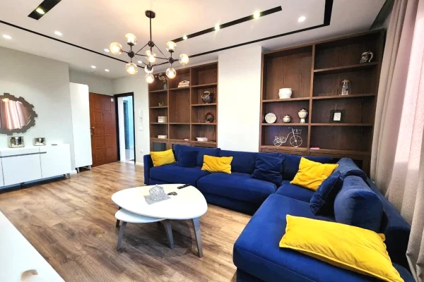 Shtepi me qera 3+1 ne Tirane - 1,600 Euro