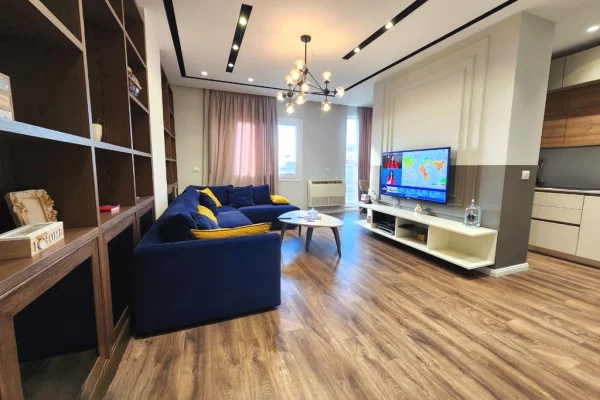 Shtepi me qera 3+1 ne Tirane - 1,600 Euro