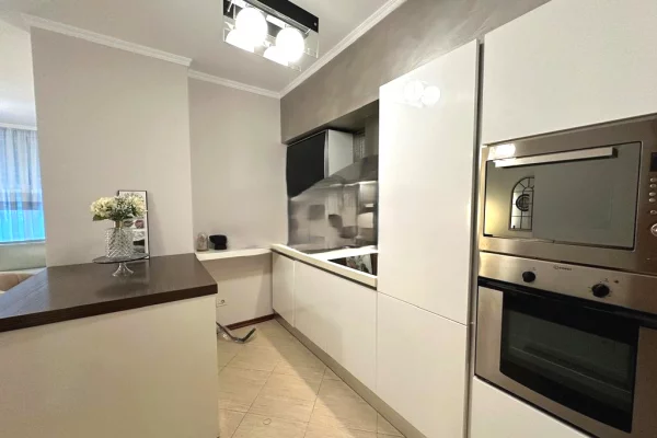 Shtepi me qera 2+1 ne Tirane - 1,500 Euro