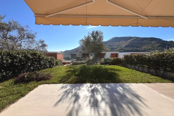 Shtepi me qera 3+1 ne Tirane - 2,500 Euro