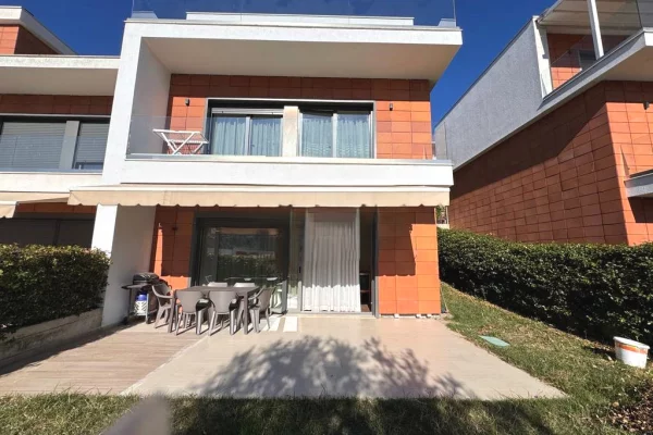 Shtepi me qera 3+1 ne Tirane - 2,500 Euro