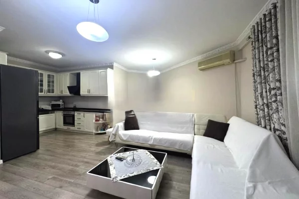 Shtepi ne shitje Apartament ne Tirane, 2+1, Mobilimi E mobiluar, Pagesa 251,000  Euro.