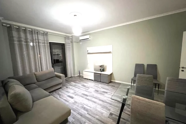 Shtepi me qera 2+1 ne Tirane - 550 Euro