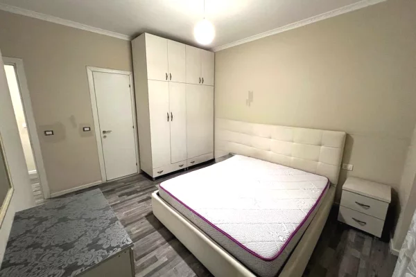 Shtepi me qera 2+1 ne Tirane - 550 Euro