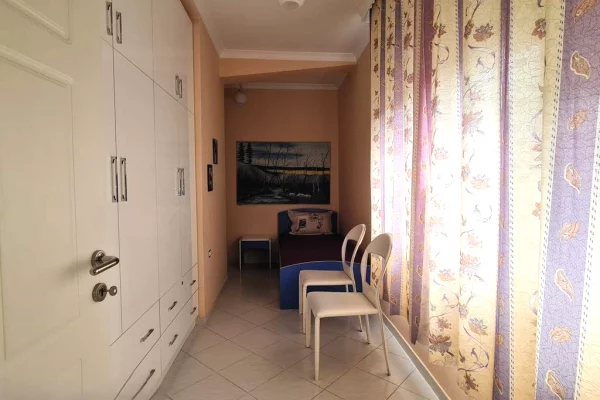 Shtepi me qera Apartament ne Tirane, 2+1, Mobilimi E mobiluar, Pagesa 650  Euro.