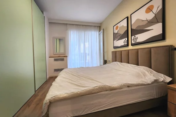 Shtepi me qera Apartament ne Tirane, 2+1, Mobilimi E mobiluar, Pagesa 1,000  Euro.