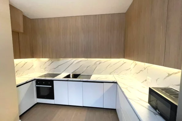 Shtepi me qera 2+1 ne Tirane - 1,300 Euro