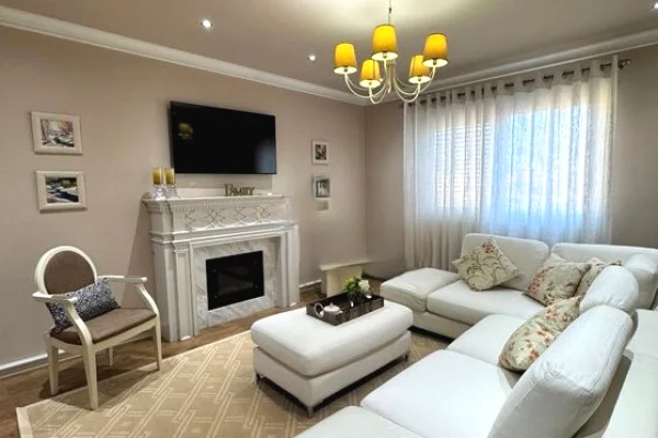 Casa in affitto 2+1 a Tirana - 1,400 Euro