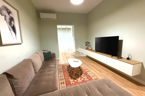 Shtepi me qera 2+1 ne Tirane - 600 Euro