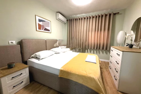 Shtepi me qera Apartament ne Tirane, 2+1, Mobilimi E mobiluar, Pagesa 600  Euro.