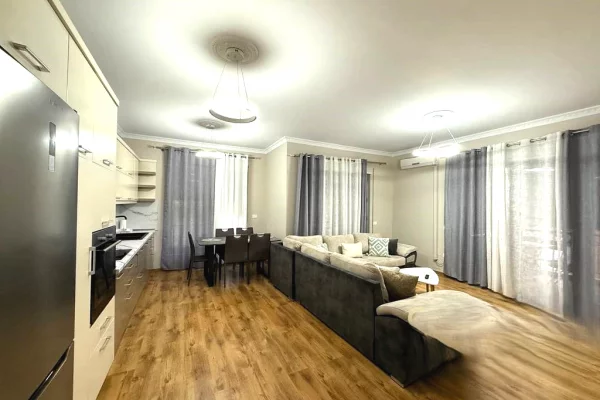 Shtepi me qera 2+1 ne Tirane - 1,200 Euro