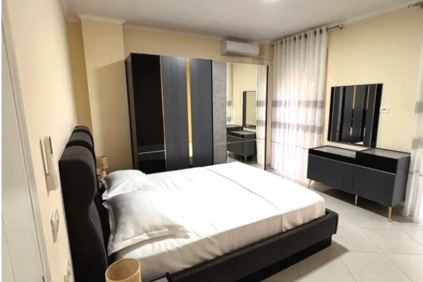 Shtepi me qera 2+1 ne Tirane - 750 Euro