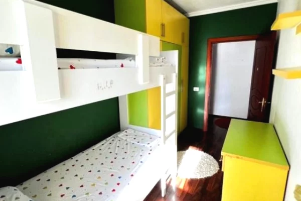 Shtepi me qera 2+1 ne Tirane - 800 Euro