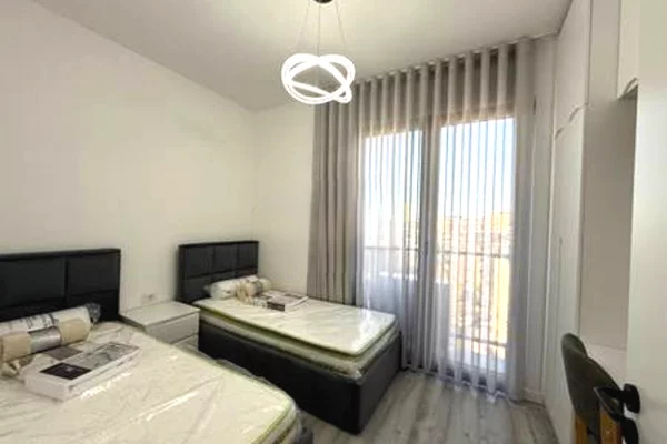 Shtepi me qera 2+1 ne Tirane - 800 Euro