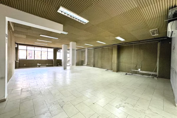 Ambient biznesi me qera 3+1 ne Tirane - 3,000 Euro