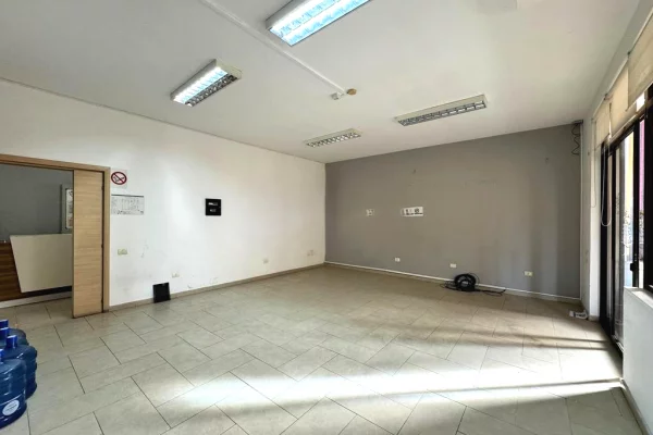 Ambient biznesi me qera 3+1 ne Tirane - 3,000 Euro