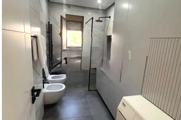 Shtepi ne shitje Apartament ne Tirane, 2+1, Mobilimi E mobiluar, Pagesa 128,000  Euro.