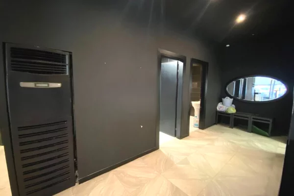 AMBIENT BAR-RESTORANT ME QIRA, I VENDOSUR NE ASTIR, TIRANE