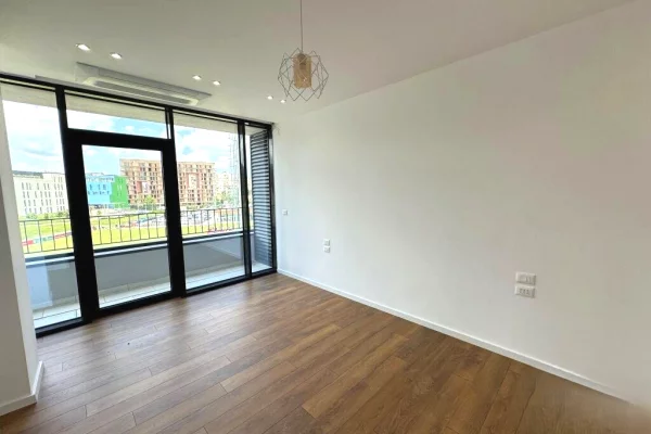 Ambient biznesi me qera 3+1 ne Tirane - 1,600 Euro