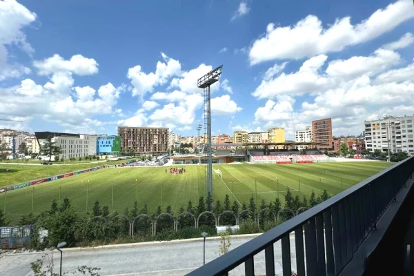 JEPET ME QIRA ZYRE + POST PARKIMI TEK RR. KOSOVAREVE 