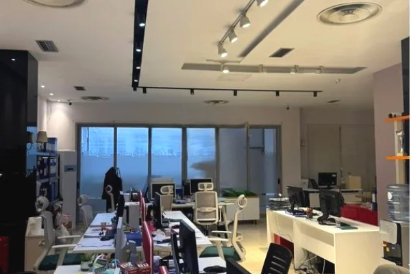 Ambient biznesi me qera 3+1 ne Tirane - 1,000 Euro