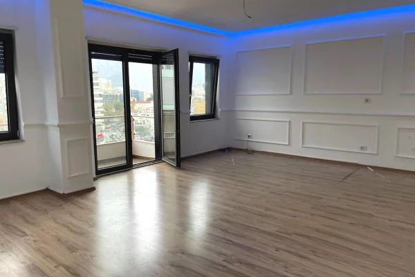 Ambient biznesi me qera 3+1 ne Tirane - 1,200 Euro