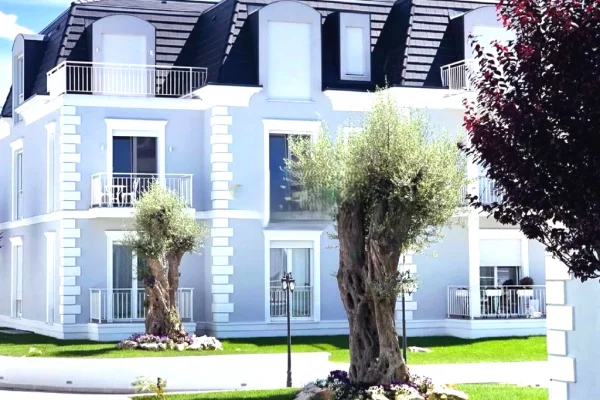 Shtepi me qera 2+1 ne Tirane - 2,000 Euro