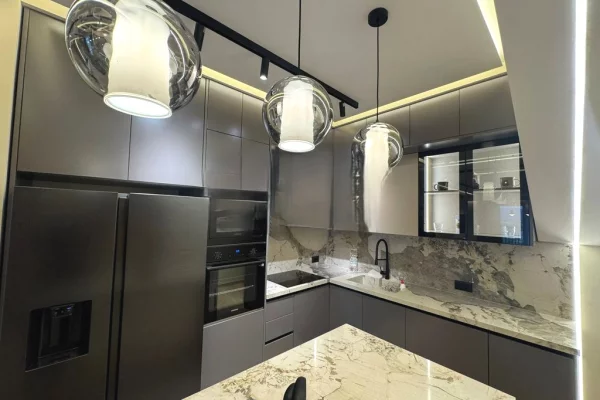 Shtepi me qera 3+1 ne Tirane - 3,000 Euro