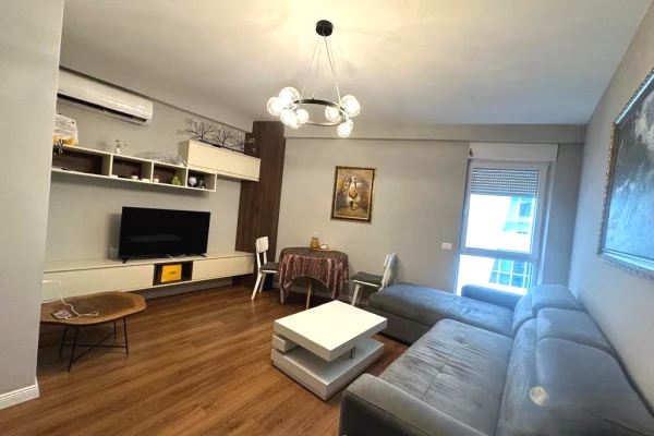 Shtepi me qera 1+1 ne Tirane - 650 Euro