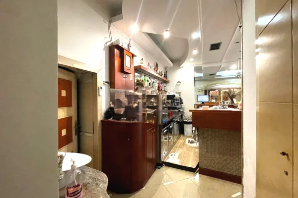 Ambient biznesi me qera 1+1 ne Tirane - 2,500 Euro