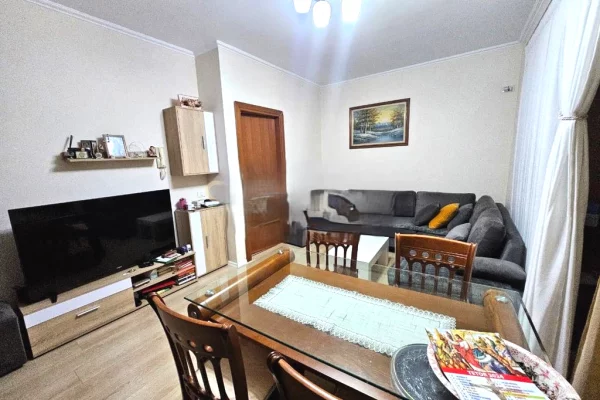 Shtepi me qera 2+1 ne Tirane - 750 Euro