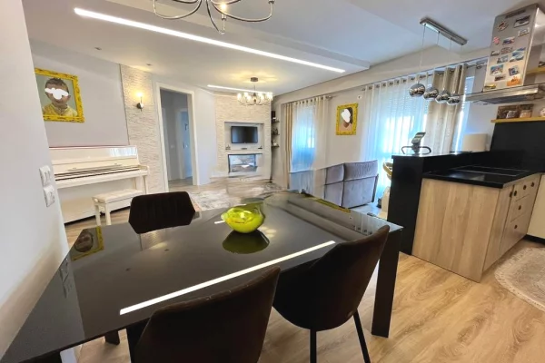 Shtepi me qera 3+1 ne Tirane - 1,200 Euro