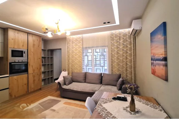 Shtepi ne shitje Apartament ne Tirane, 1+1, Mobilimi E mobiluar, Pagesa 135,000  Euro.