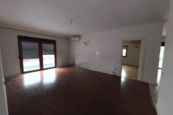 Ambient biznesi me qera 3+1 ne Tirane - 5,000 Euro