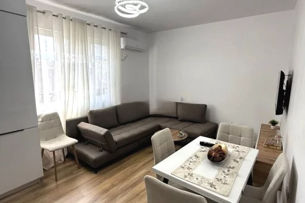 Shtepi me qera 1+1 ne Tirane - 700 Euro