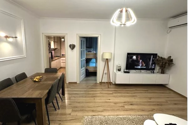 Shtepi me qera 2+1 ne Tirane - 850 Euro