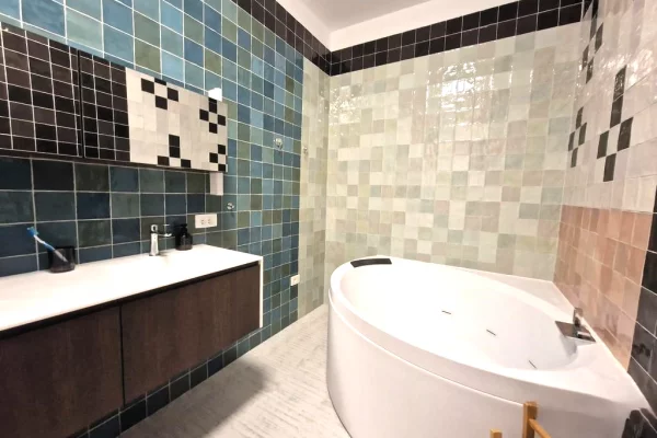 Shtepi me qera 2+1 ne Tirane - 1,200 Euro