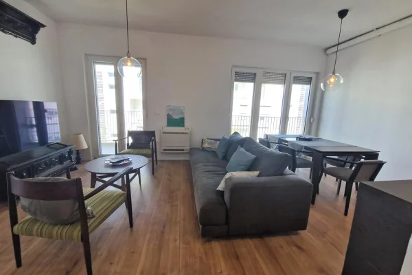 Shtepi me qera 2+1 ne Tirane - 1,200 Euro