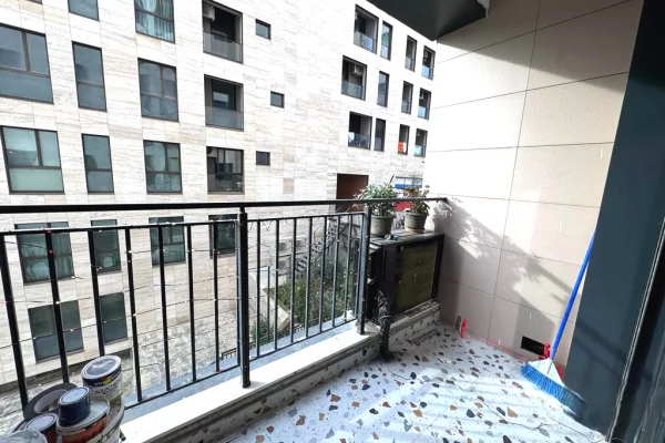 JEPET ME QIRA AMBIENT PER ZYRA TEK LIQENI THATE!