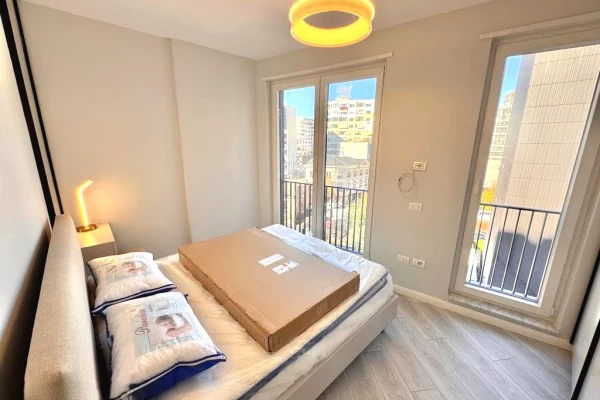 Shtepi me qera 2+1 ne Tirane - 1,300 Euro