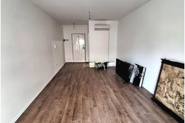 Ambient biznesi me qera 3+1 ne Tirane - 500 Euro