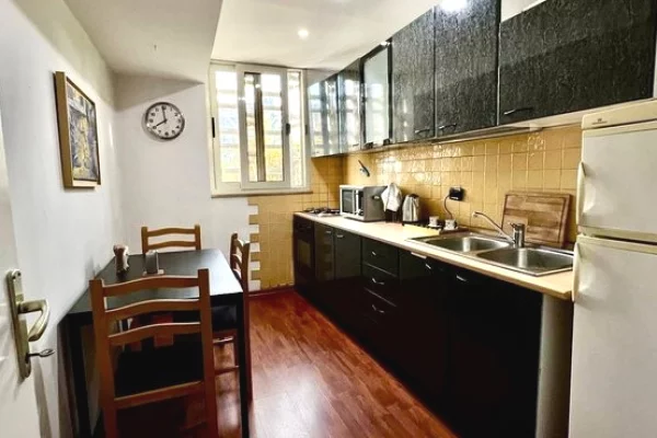 Shtepi me qera 1+1 ne Tirane - 700 Euro