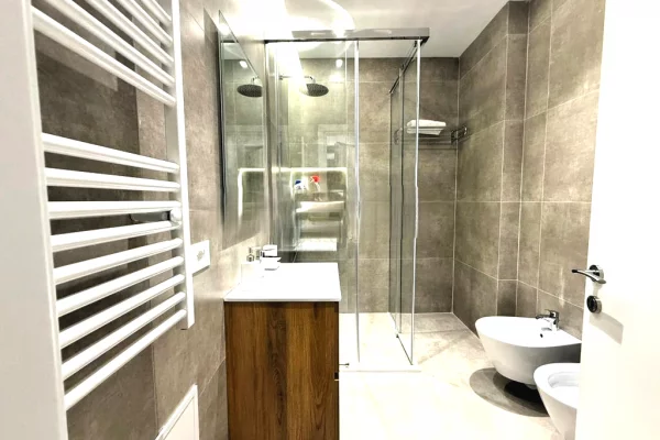 Shtepi me qera 1+1 ne Tirane - 750 Euro