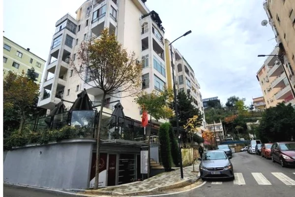 Ambient biznesi ne shitje 1+1 ne Tirane - 100,000 Euro